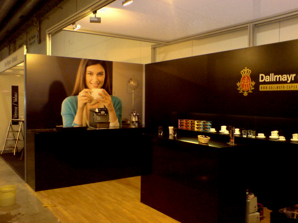 Messestand Dallmayr Juni 2008 mit Leuchtwnden