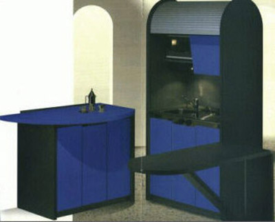 Minikche Blue Mit Kühlschrank, Mikrowelle, Spüe, Kochplatten, Beistellschrank, Rolladen und Klapptisch