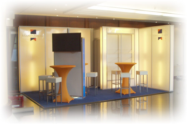 Messestand Standard Life mit Leuchtstellwnden 2005