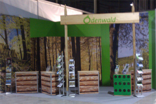 mit Infotheken, Beleuchtung, Grodrucken, Prospektstndern
Mbel und Messezubehr mieten.